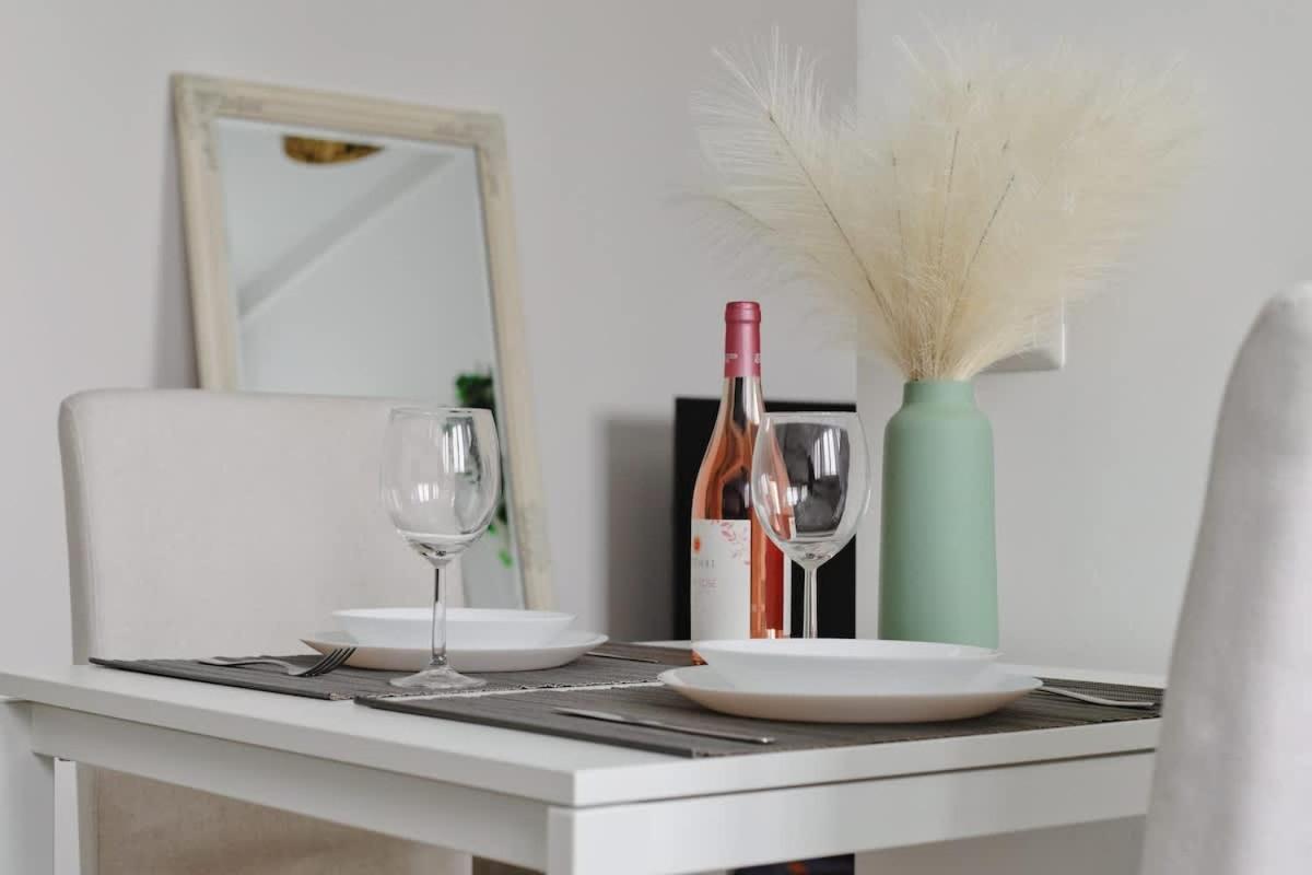 Oasis Suite - Subway 50 Meters Just 5 Minutes From Duomo Milaan Buitenkant foto