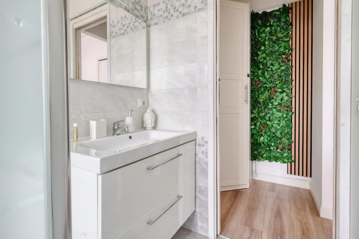 Oasis Suite - Subway 50 Meters Just 5 Minutes From Duomo Milaan Buitenkant foto