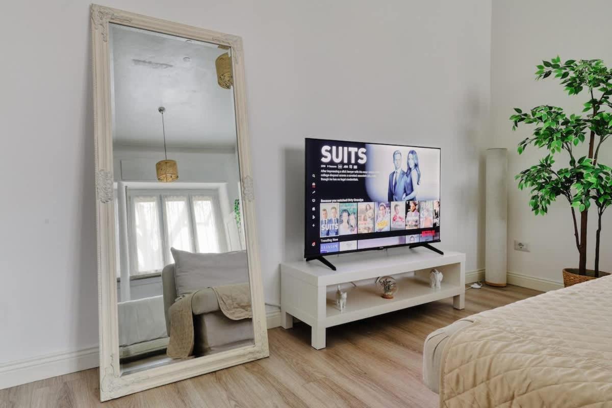 Oasis Suite - Subway 50 Meters Just 5 Minutes From Duomo Milaan Buitenkant foto
